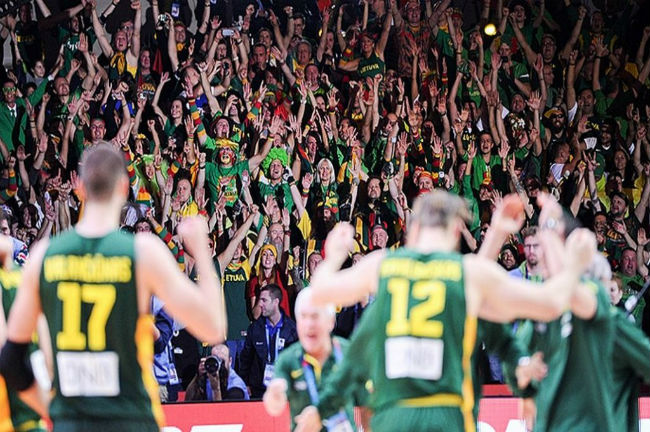 Lithuania moves on after defeating Serbia in 2015 Eurobasket